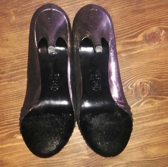 Metallic Gunmetal Gray Heels - size 8 - Picture 5 of 8